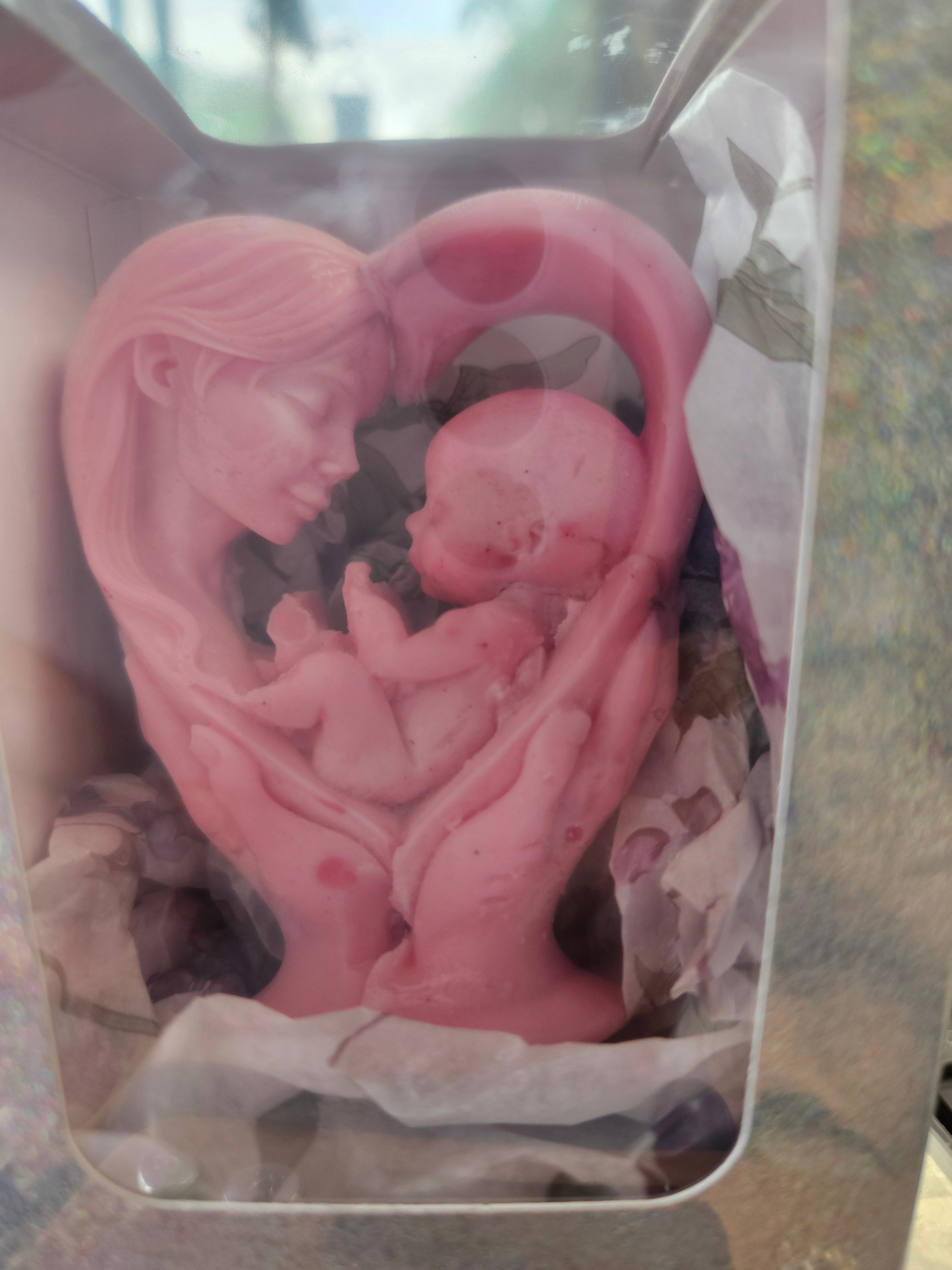 Face à face Maman Bébé dans un cœur