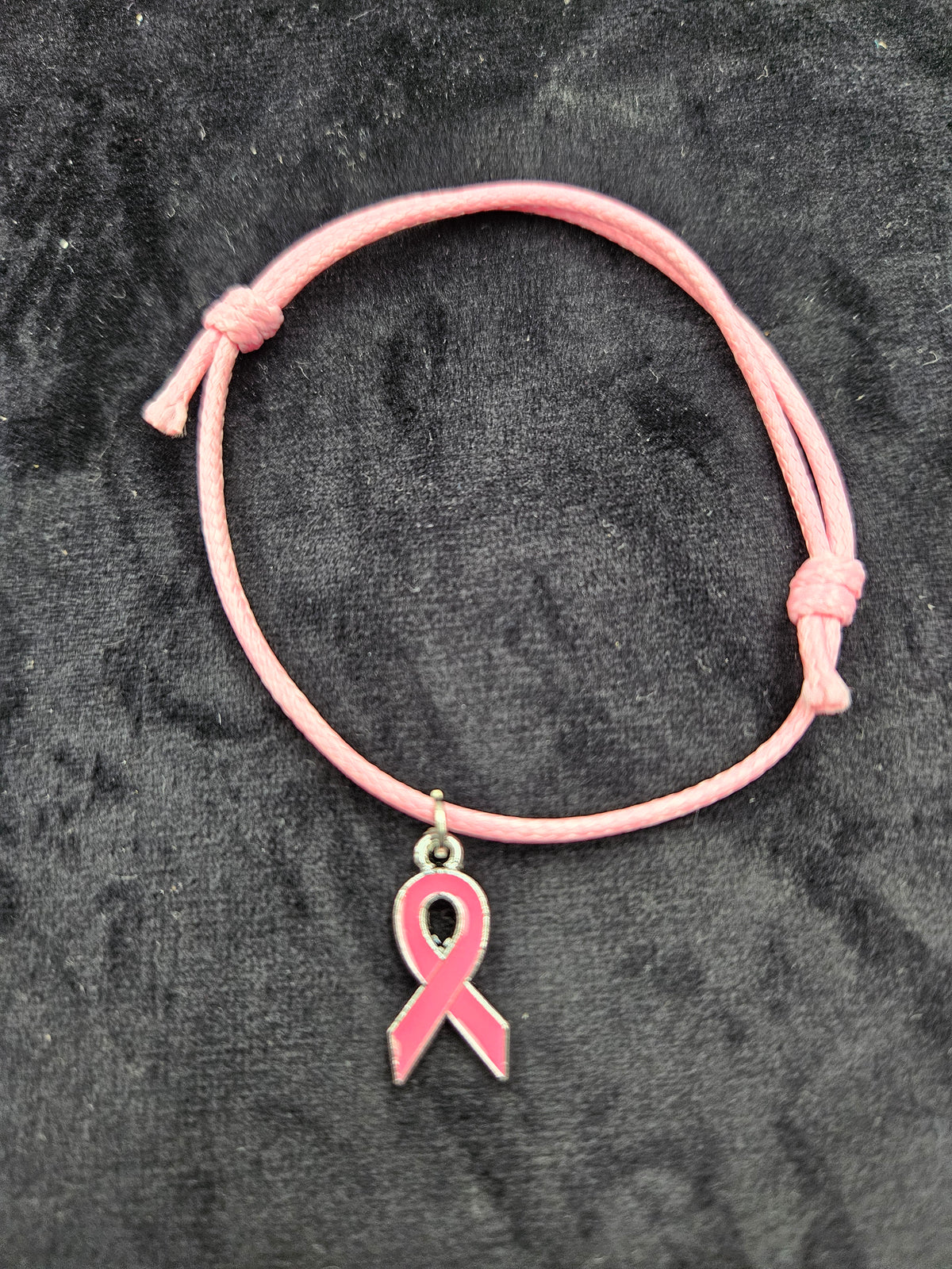 bracelets avec pendentifs différents