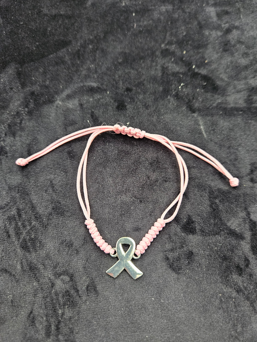 bracelets avec pendentifs différents