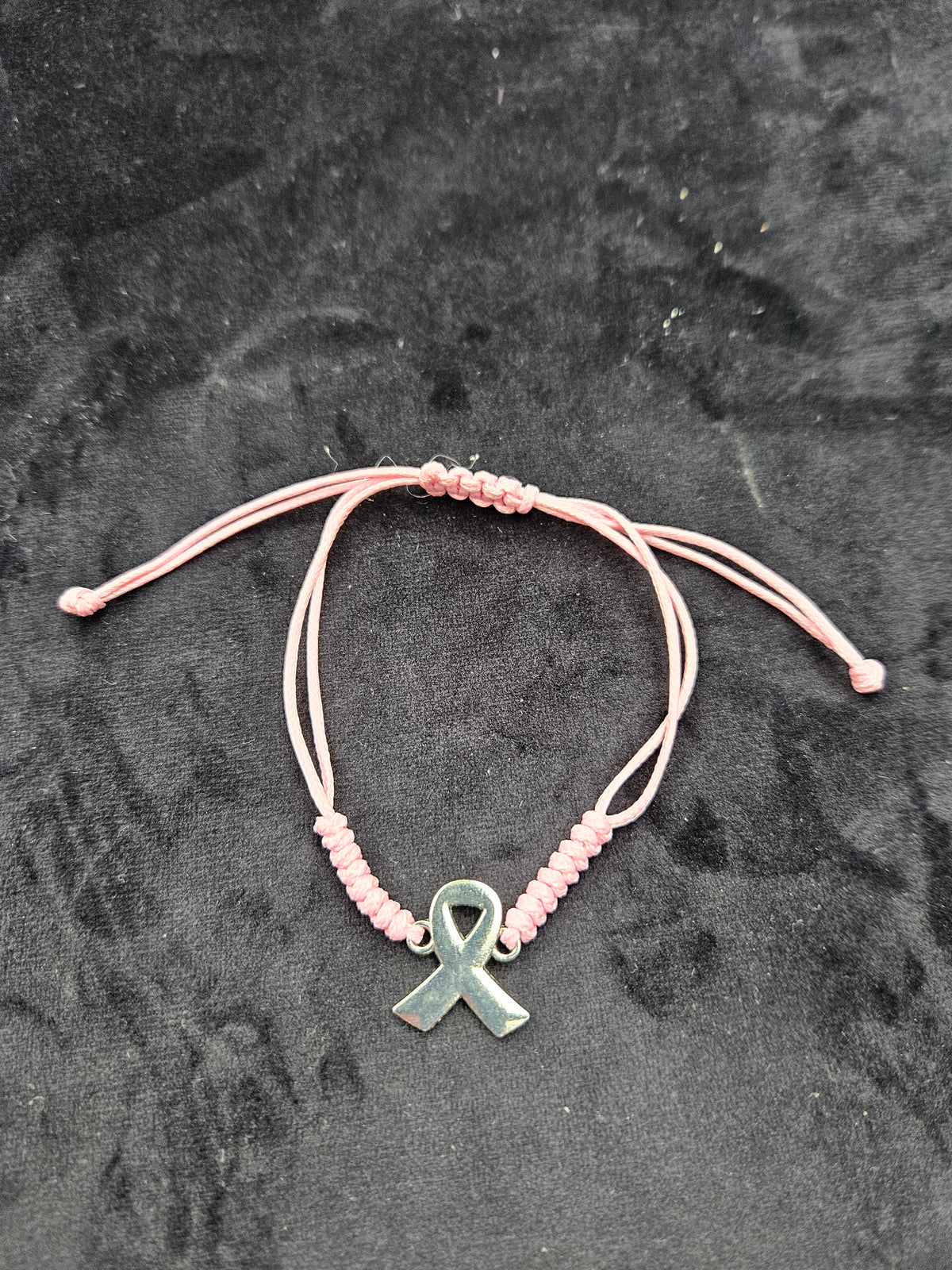 bracelets avec pendentifs différents